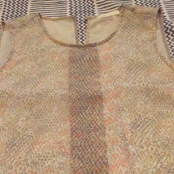 Sleeveless top gray and pink top - Picture 6 of 8